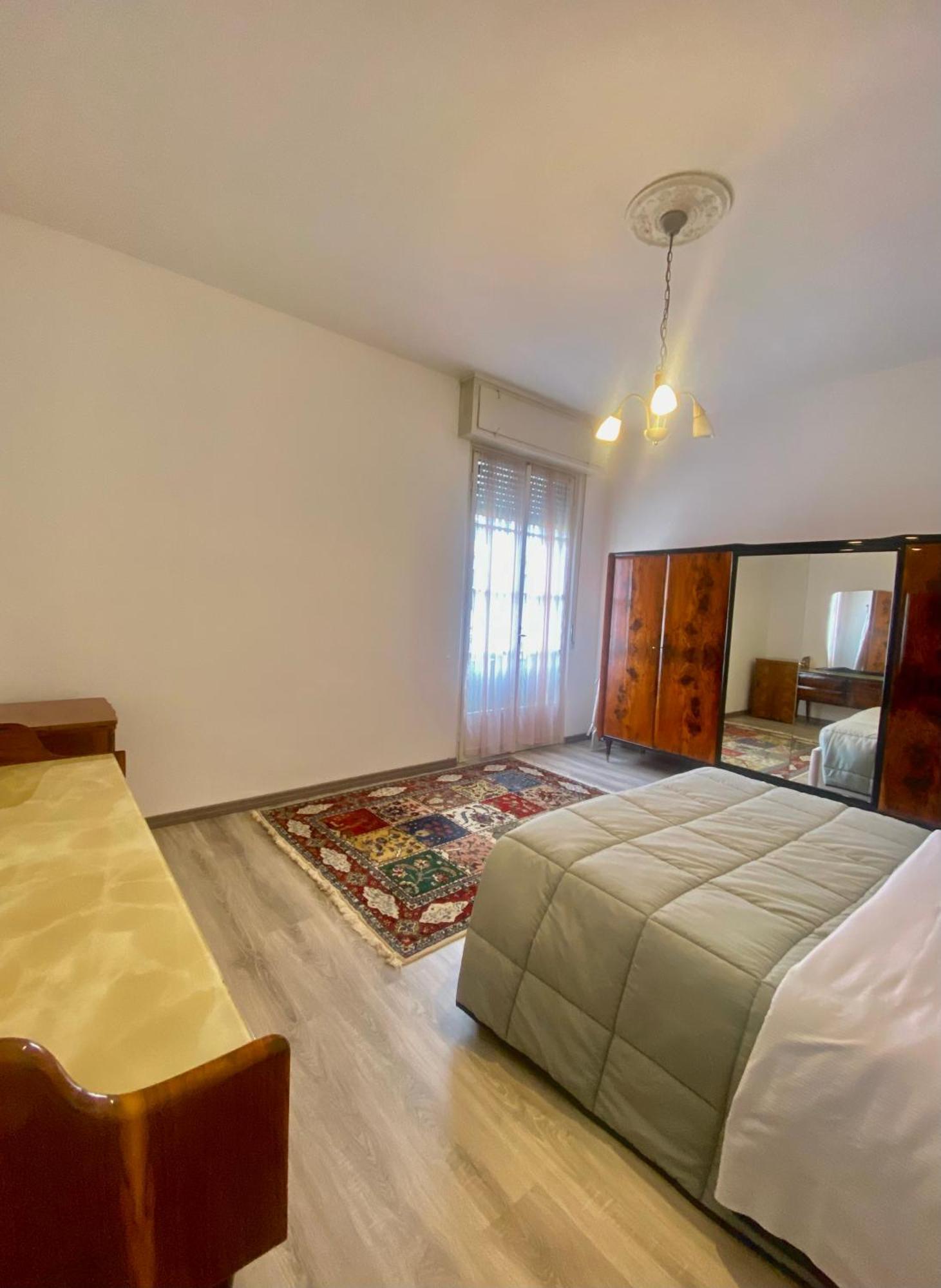 Casa Sara Como Lake Parcheggio Interno Privato Cernobbio Exterior photo