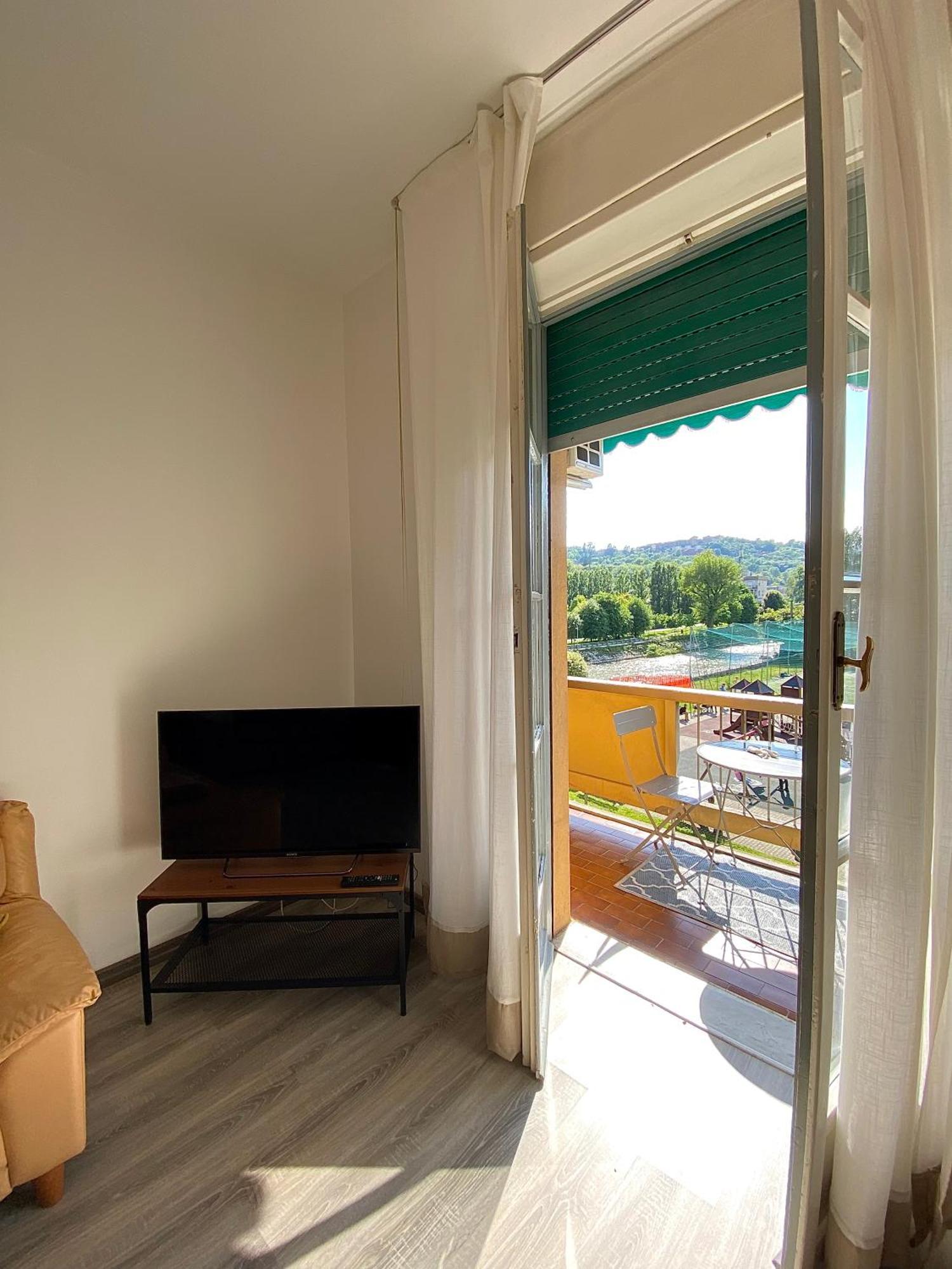 Casa Sara Como Lake Parcheggio Interno Privato Cernobbio Exterior photo